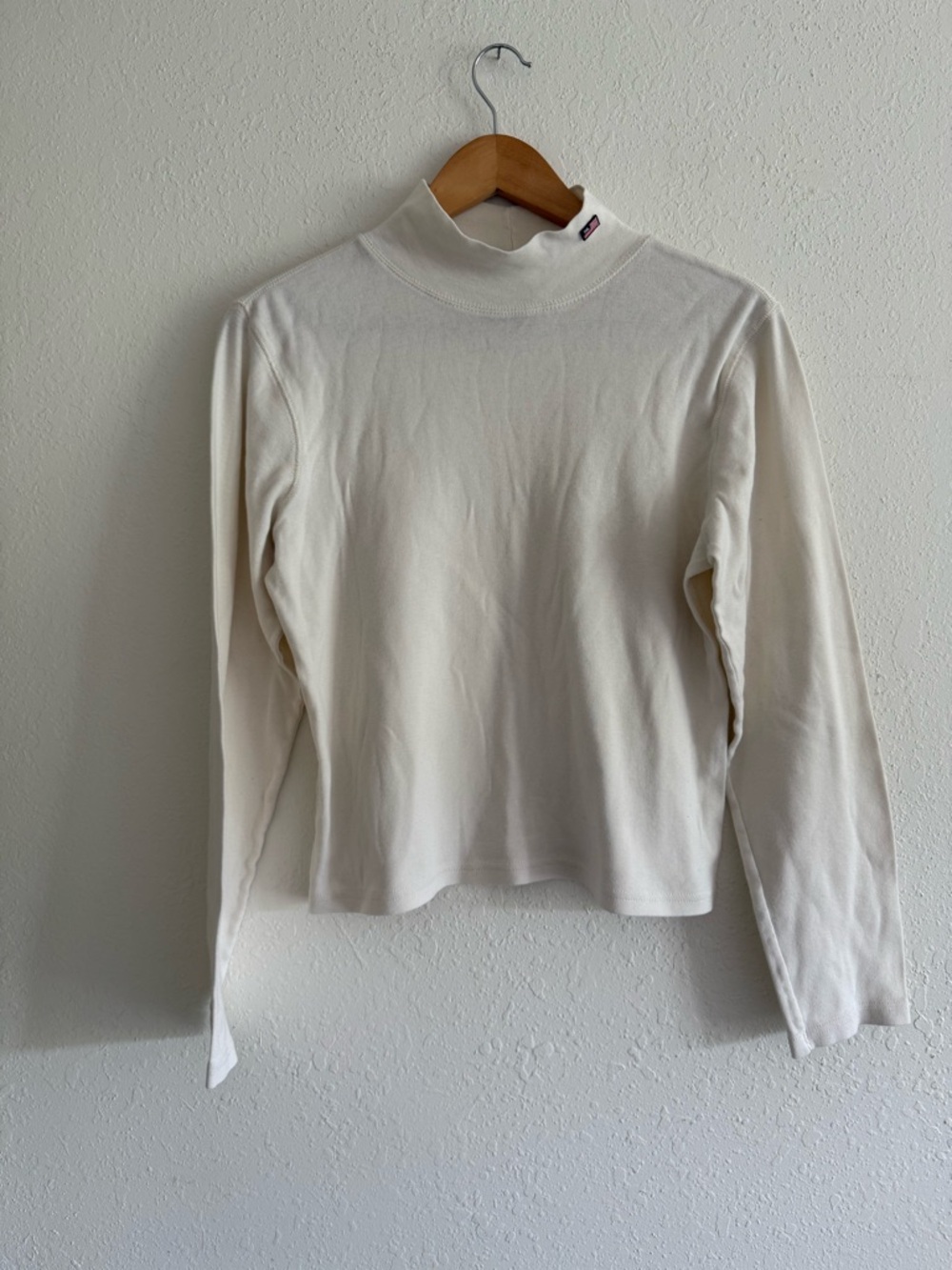 Classic 90’s Cream Mock Neck Long-Sleeve Top